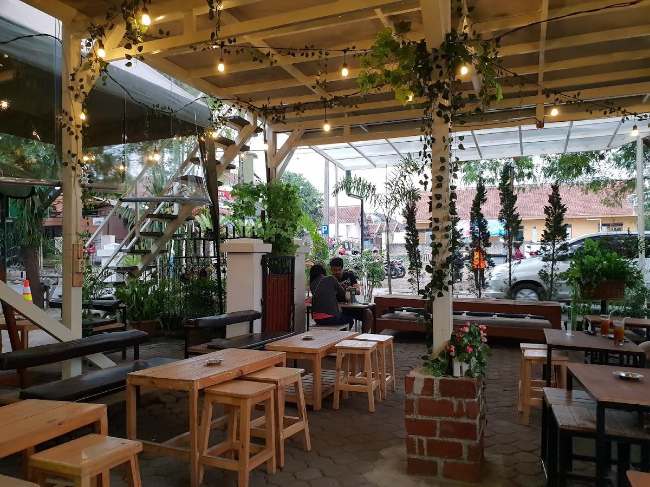 15 Cafe di Cimahi Terbaru, Asyik untuk Nongkrong dengan Teman