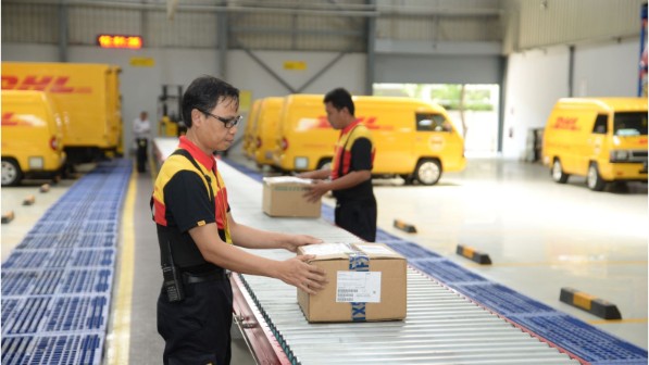 Cara Cek Resi DHL Express Resmi via Website & Aplikasi, Akurat!