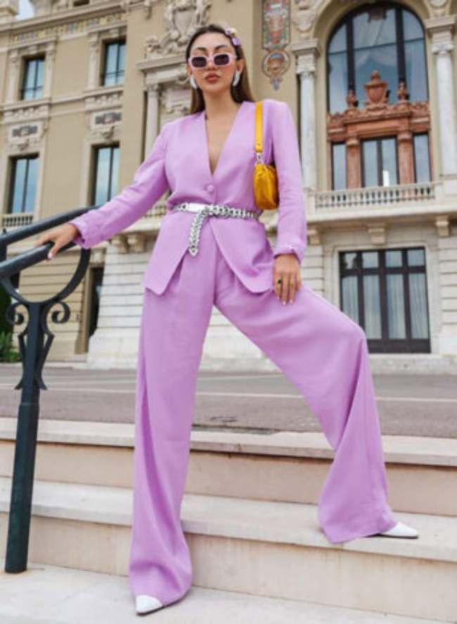 Anggun dengan Ootd Ungu