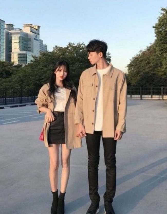 Bawahan Hitam yang Sama