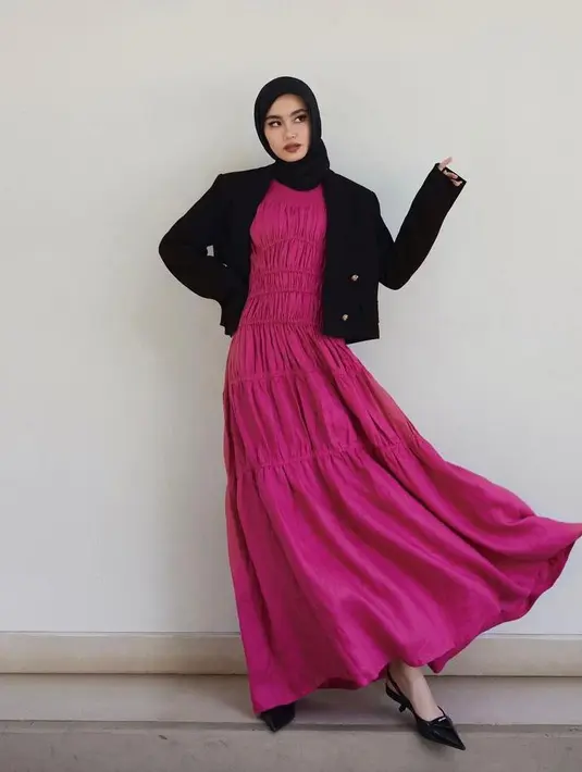Black and Pink yang Chic