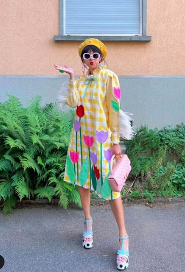 Ceria dengan Outfit Serba Kuning