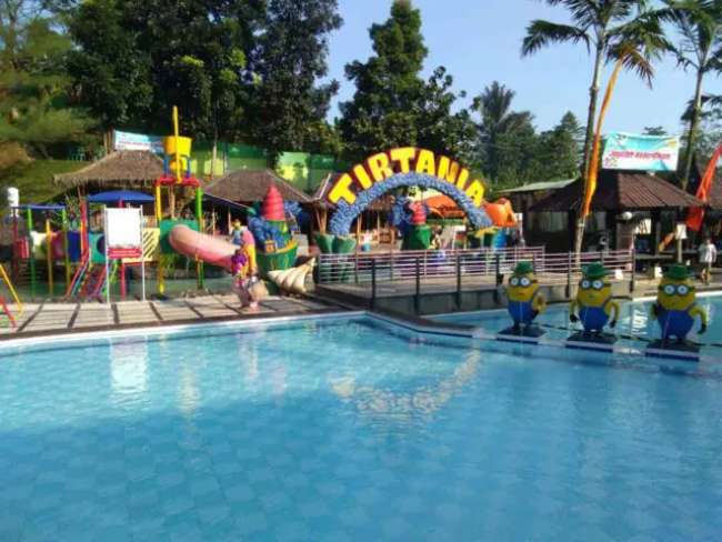 Daya Tarik Tirtania Waterpark