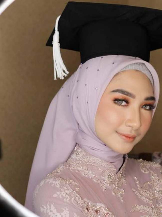 Hijab Aksen Payet