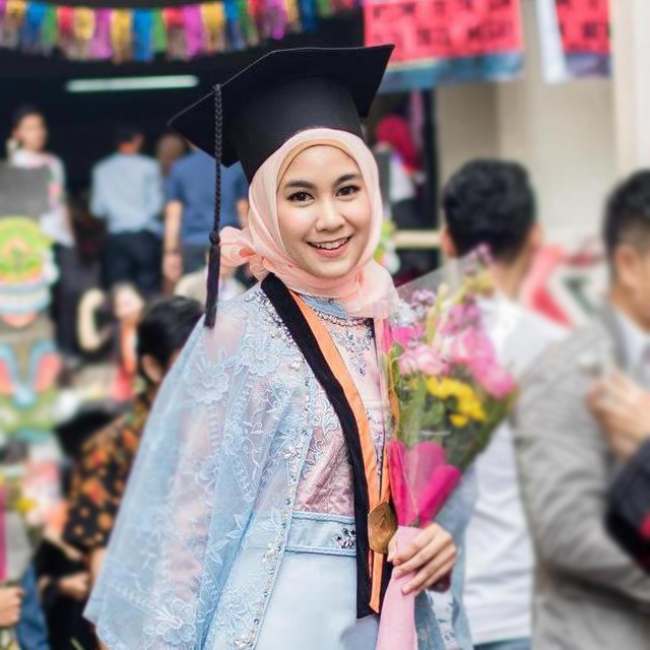 Hijab Pita Samping