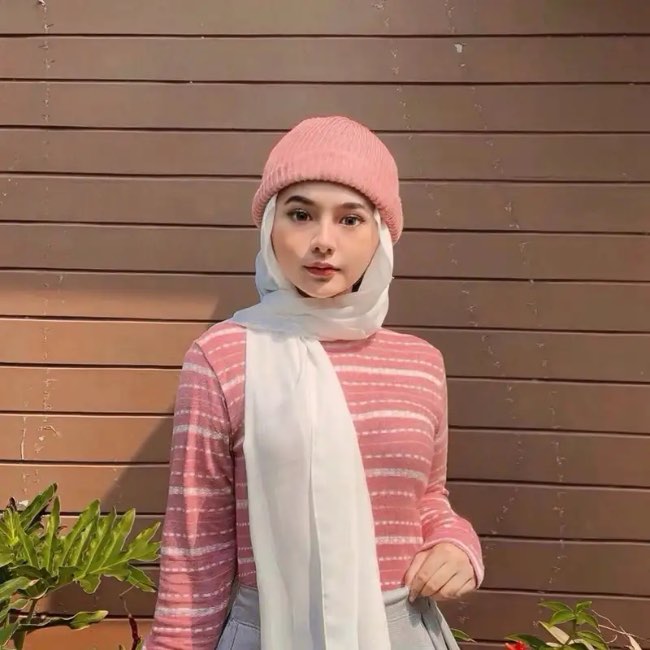 Kaos dan Beannie