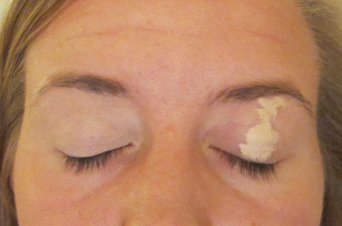 Pakai Primer atau Concealer