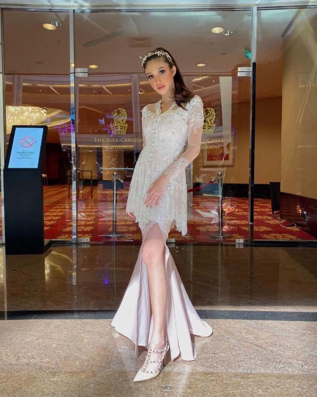 Rok Belahan Tinggi
