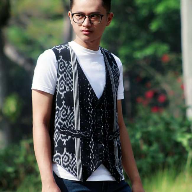 Rompi Motif