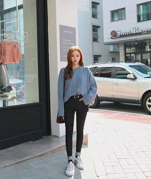 Sweater dan Jeans