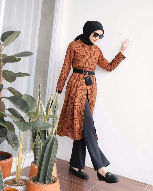 Tunik Kantor Aksen Slit