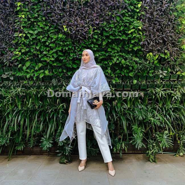 Atasan Brokat Model Batwing