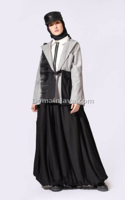Blazer Full Mode dengan Rok Polos Hitam