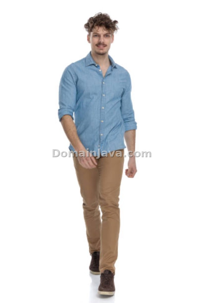 Brown Jeans dengan Kemeja Denim