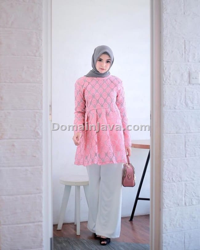 Peplum Blouse untuk Wanita Berhijab